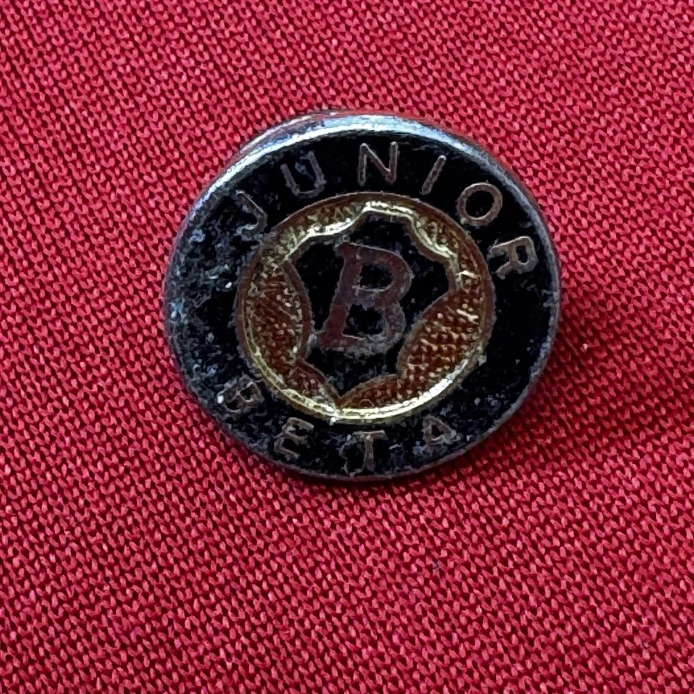 Vintage National Junior Beta Club Black‎ & Gold Round Membership Lapel Pin